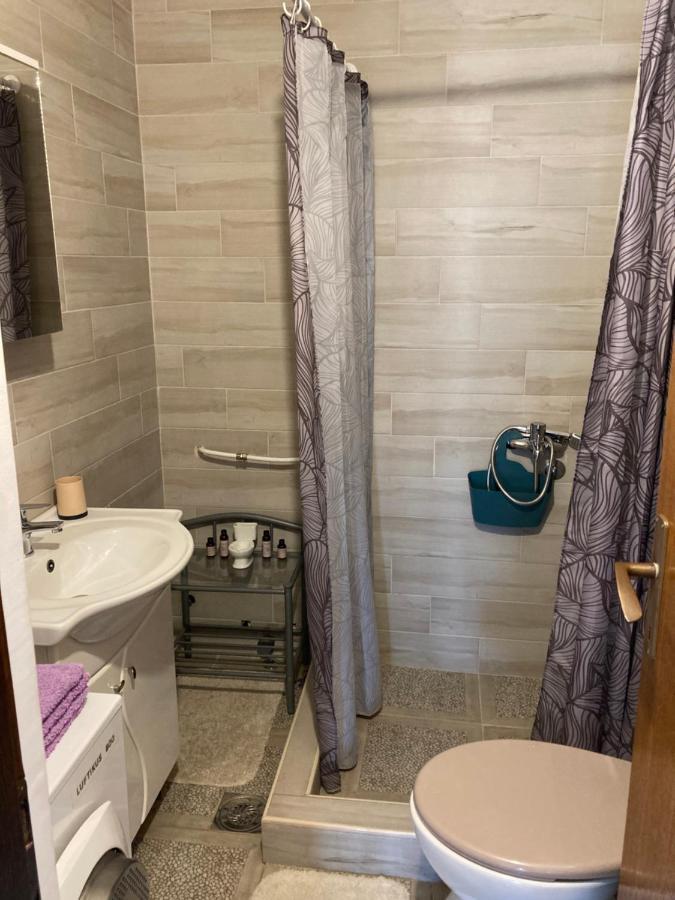Stan Na Dan Loznica Apartment Luaran gambar